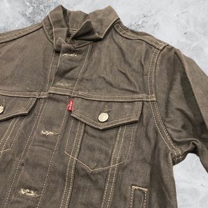 Levi’s gray denim trucker jacket